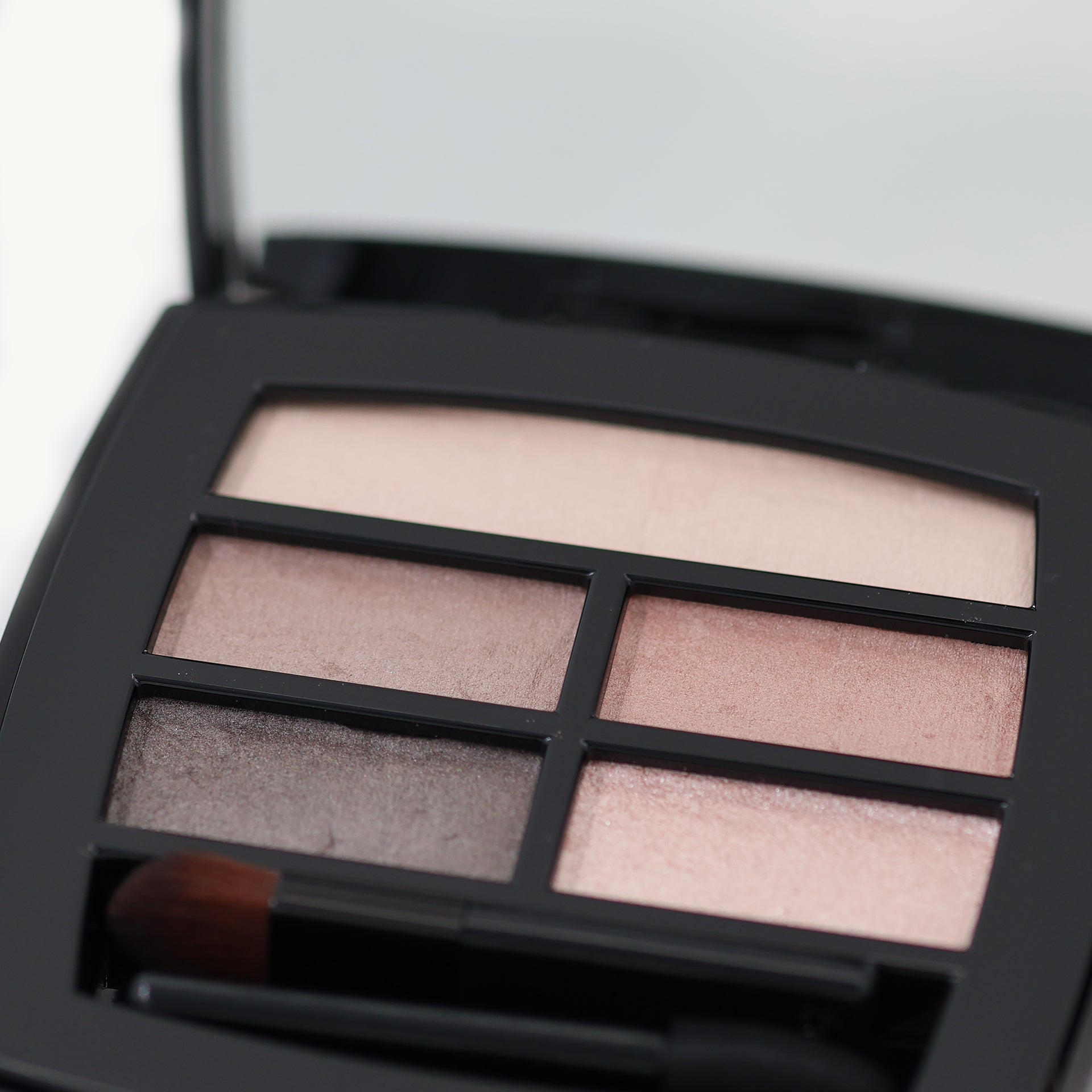 Les Beiges Palette Regard Belle Mine Naturelle oogschaduw palet Medium